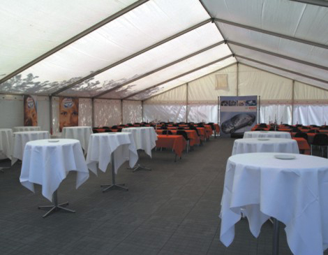 Inde i telt, borde inde i telt- www.aamands.dk